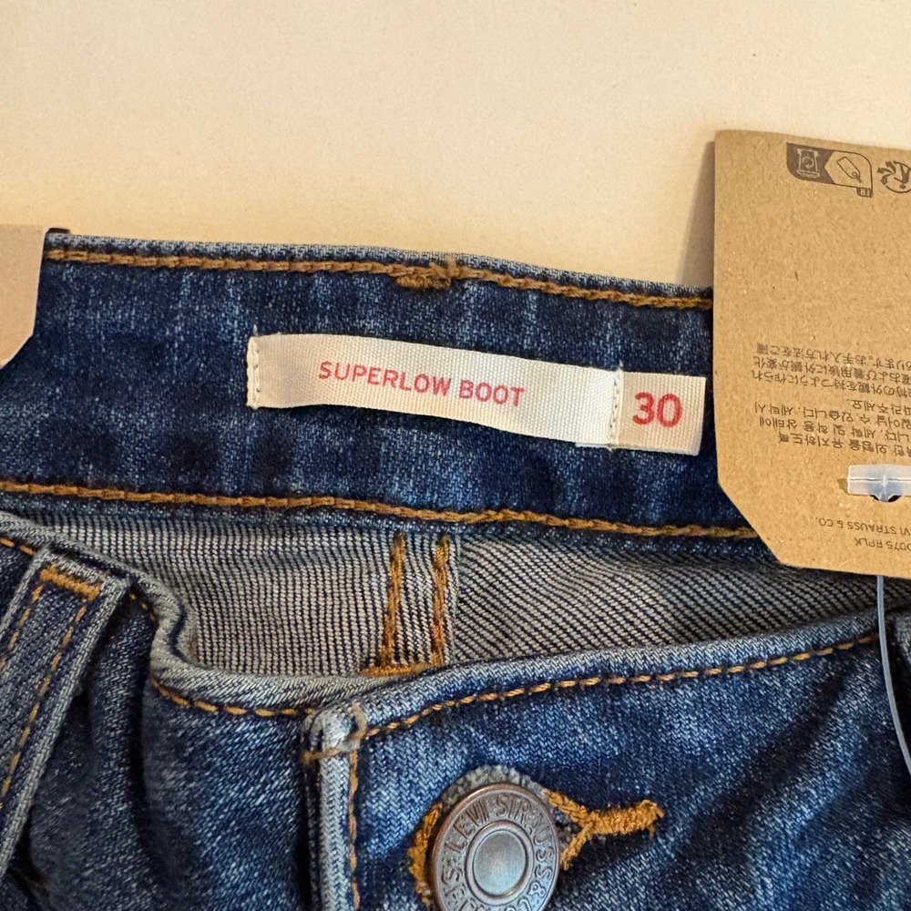 Levis Superlow Bootcut Jeans Womens 30x32 Medium Wash Blue Low Rise Stretch NEW - Picture 4 of 11